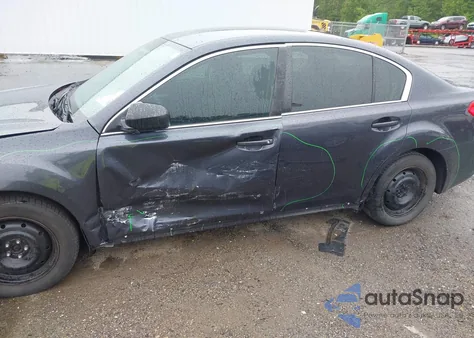 2011 Subaru Legacy 2.5I z USA, uszkodzony, nr VIN 4S3BMBA6XB3232554